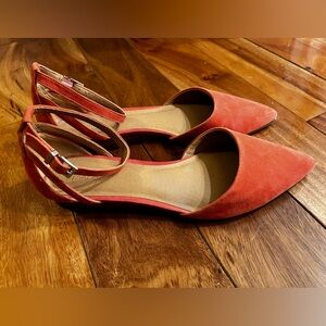 Crown Vintage Dalton flat size 10m peach with ankle strap